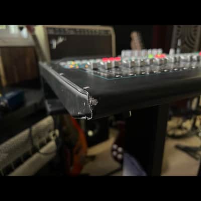 Allen & Heath QU-32 32-Channel Digital Mixer + Decksaver Cover 2015 - Present - Black image 4
