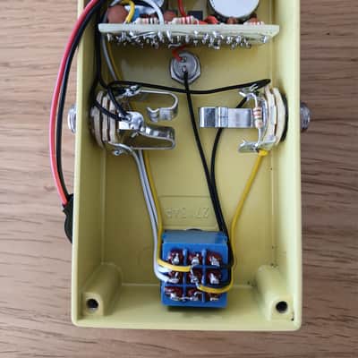 Fredric Effects Unpleasant Companion Fuzz 2010s - Yellow image 2