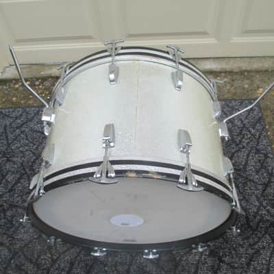Ludwig Vintage Super Classic 22 X 14 Bass Drum, Silver Sparkle, 1960s Classic image 9