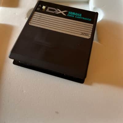 Yamaha DX7 Data ROM Cartridge Wind Instrument Group Vrc-102 Excellent Condition in box with Users Manual booklet image 3