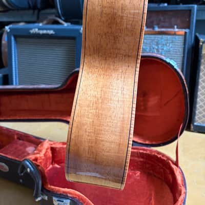 Tony Graziano Custom Baritone Ukulele #587 – Spruce / Figured Koa – Hardshell Case image 9