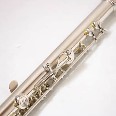 YAMAHA YFL-614 Silver-Body Flute [41538] (06/15) image 9