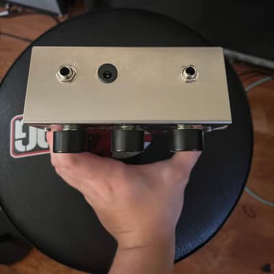 Electro-Harmonix Big Muff Pi 2000 - Present - Silver / Black / Red image 5