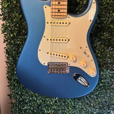 Fender American Performer Stratocaster w Abigail Ybarra Pickups MINT image 5