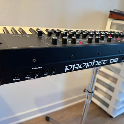 Dave Smith Instruments Prophet 08 PE 61-Key 8-Voice Polyphonic Synthesizer 2009 - 2015 - Black with Wood Sides image 7