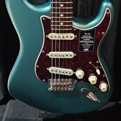 Fender American Professional Classic Stratocaster Electric Guitar - Faded Sherwood Green Metallic 2025 image 2