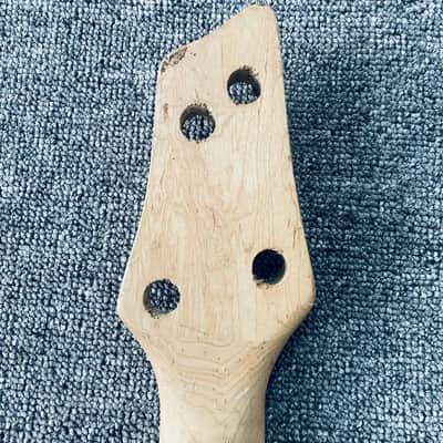 4 String Electric Bass Maple Neck, Rosewood 24 Frets Fingerboard image 7