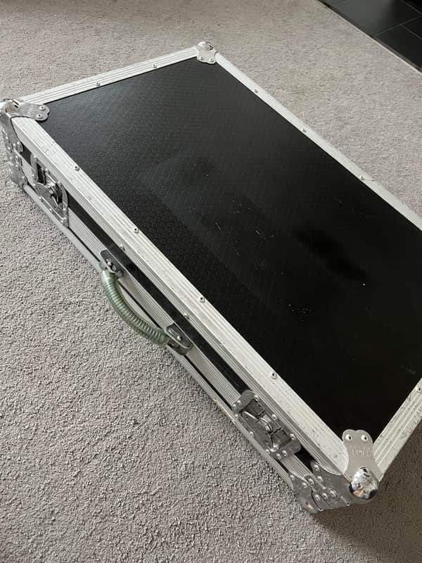 Spider Hard Case - External 78cm x 48cm image 1