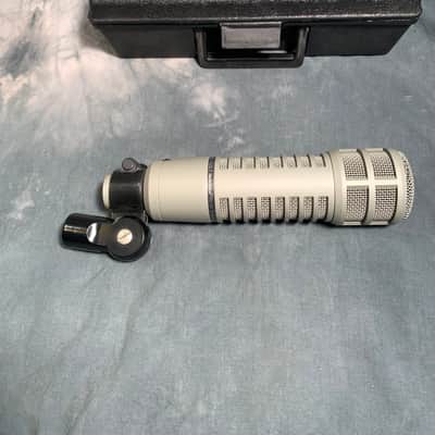 Electro-Voice RE20 Cardioid Dynamic Microphone Gray image 7
