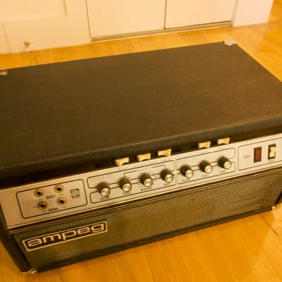 Ampeg SVT Tube 300-Watt Bass Amp Head 1976-79 - Black Line - Curved image 2
