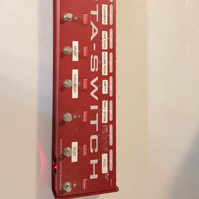 Carl Martin Octa-Switch II 2010s - Red image 2