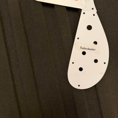 Allparts Rickenbacker 4003 bass Pickguard assembly - White image 2
