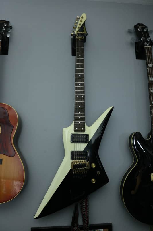 Aria Pro II ZZ Custom 1984 Black/White | Reverb