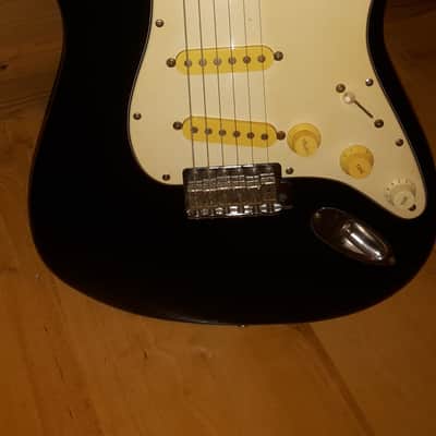 1980s Fender Squier Stratocaster MIJ E-SERIES image 3