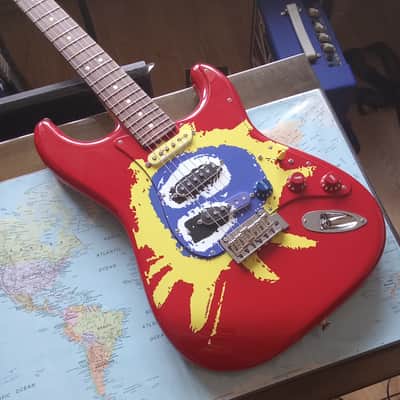 Discontinued : 2022 Fender Screamadelica Anniversary Stratocaster , sent in a case image 2