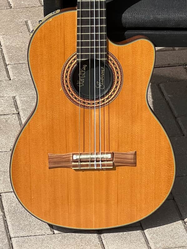 Gibson Chet Atkins CE 1997 - a very rare transitional 3 knob model of the fabulous Nylon Chet. image 1
