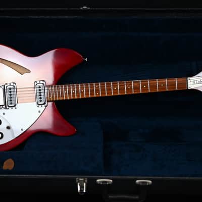 Rickenbacker Modell 330 from 1991 in Fire Glow with Case image 10