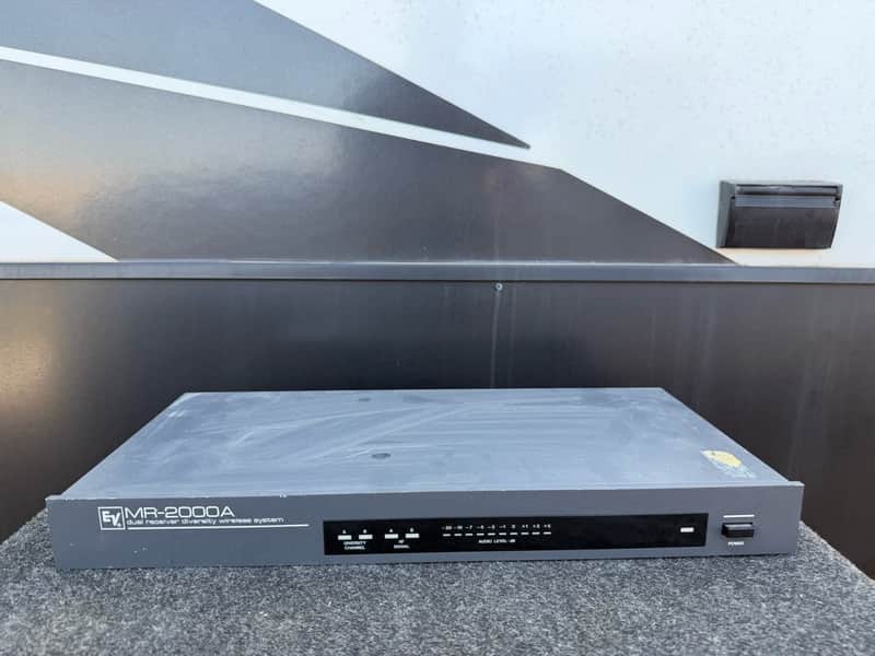 Immagine EV Electro-Voice MR-2000A Dual Receiver Diversity Wireless System - 1