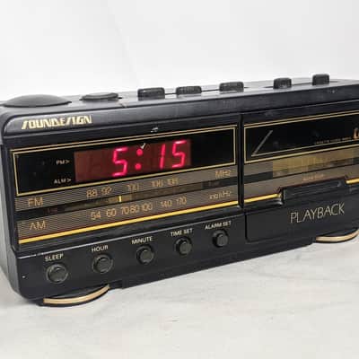 Soundesign Model 3827 AM-FM Electronic Clock Radio Cassette Player image 14