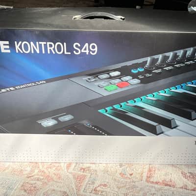Native Instruments Komplete Kontrol S49 (Mk I) - Black image 3