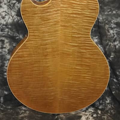 Heritage H-575 Carved Solid Top 2018 image 3