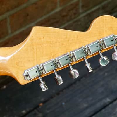 Fender American Vintage Series AVRI '62 Stratocaster 1999 3-Color Sunburst Free Shipping 48 CONUS image 8