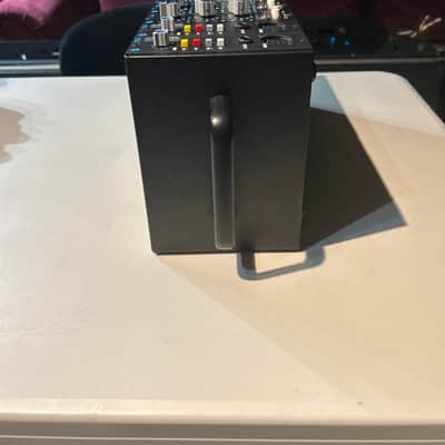 API Lunch box fully loaded stereo channel (preamps-EQs-Compressors) image 6