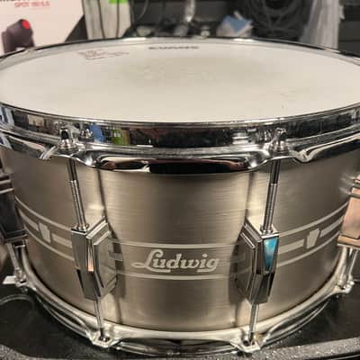 Ludwig LSTSLS0714 Heirloom Stainless Steel 7x14” Snare Drum with Imperial Lugs 2017 - Present - Brushed Engraved Stainless Steel image 6