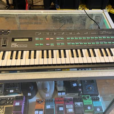 Yamaha DX100 Programmable Algorithm Synthesizer 1985 - Black