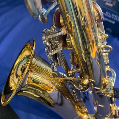 Yamaha YAS-26 Standard Alto Saxophone 2010s - Lacquered Brass image 6