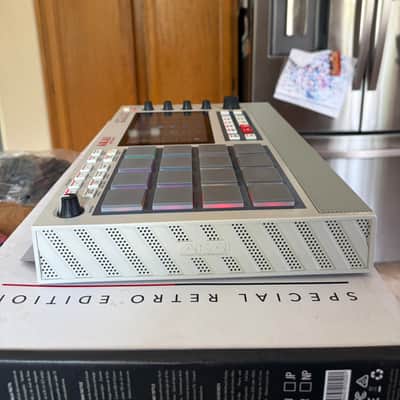Akai MPC Live II Standalone Sampler / Sequencer Retro Edition 2020 - Present - Grey - OPEN BOX image 13