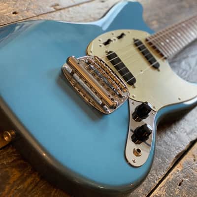 Fender Mustang '69 Reissue CIJ R-Serial 2004 Rare Non-Catalogue Solid Lake Placid Blue w/ Matching Headstock image 2