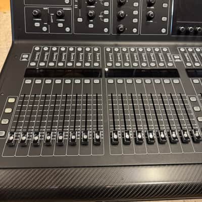 Midas M32 LIVE 40-Channel Digital Console 2014 - Present - Black image 3