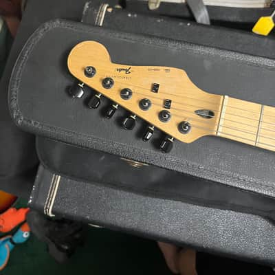 Fender Squire Stratocaster 1993-1994 - Red image 2