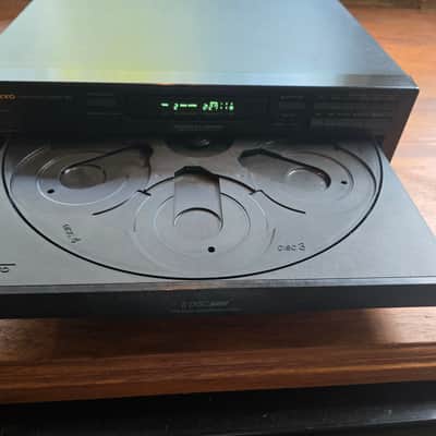 Onkyo DX-C330 6 disc CD player March 1996 - Black image 6