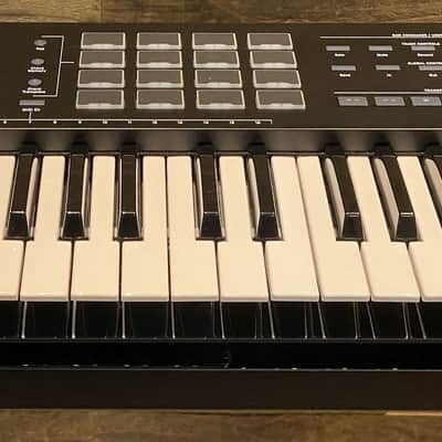 Arturia KeyLab 61 MkII MIDI Controller Black image 12