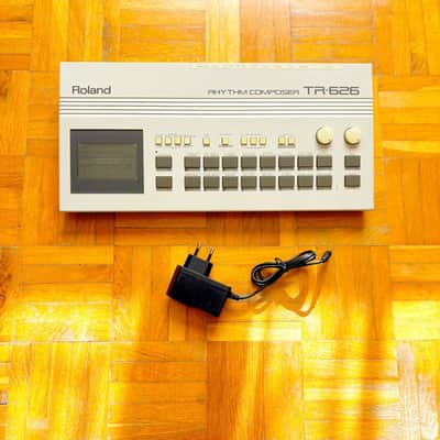Roland TR-626 Rhythm Composer (made in Japan in 1987) vintage and super cool drum machine with power supply! Read the full ad!