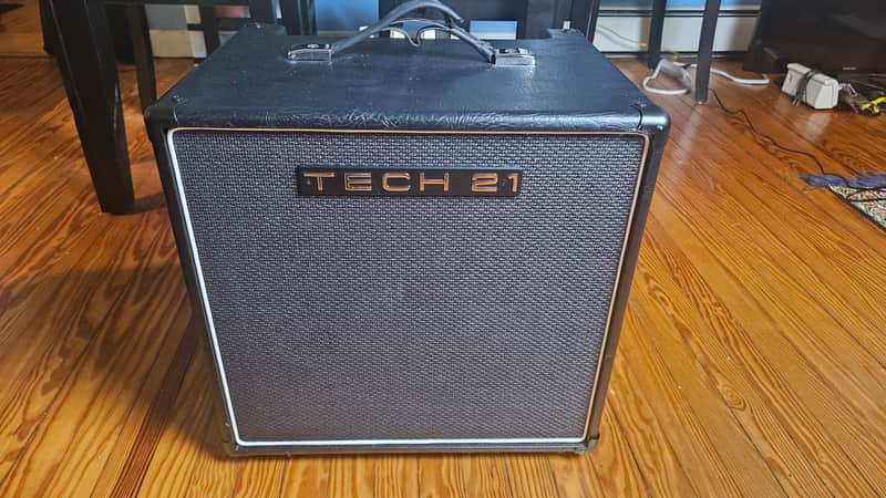 Tech 21 Power Engine Deuce Deluxe w/ Tuki soft cover image 1