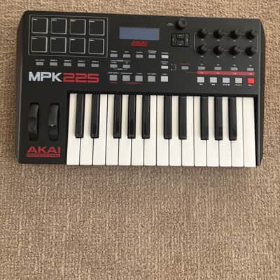 Akai MPK Mini MKIII 25-Key MIDI Controller 2020 - Present - White with Black Keys