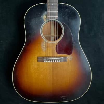 Gibson Custom 1942 Banner J-45 Reissue, Heavy Aged, Vintage Sunburst image 3