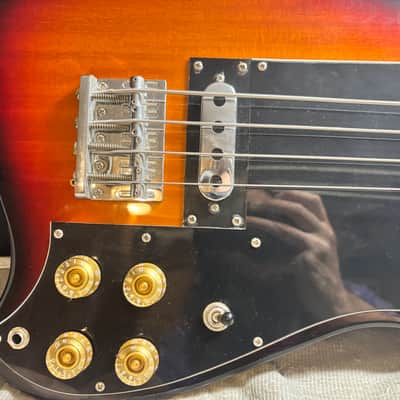 Eastwood Magnum Electric Bass Guitar Sunburst image 3
