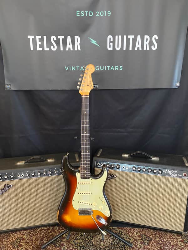 1961 Fender Stratocaster Sunburst - Slab Board. image 1