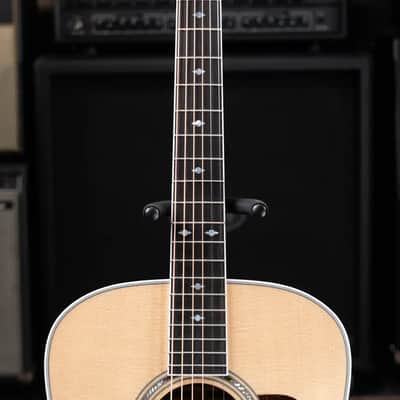 Taylor Legacy 810e Dreadnought Acoustic/Electric Guitar with Hardshell Case - Demo image 4