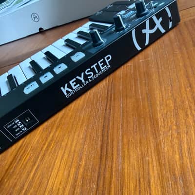 Arturia KeyStep 32-Key MIDI Controller- Black w/power supply! image 4