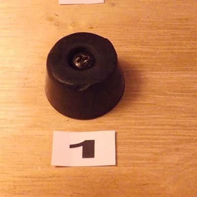Korg DW 6000 parts / Rubber feet
