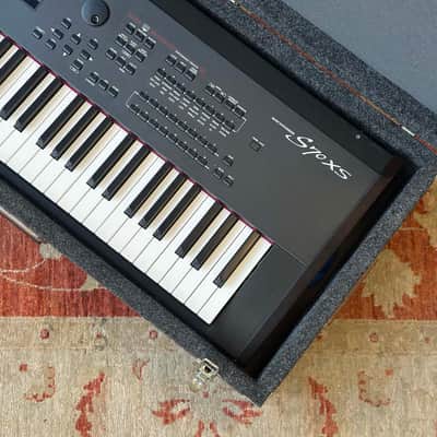 YAMAHA S70 XS - 76 Key Synthesizer Stage Piano image 3