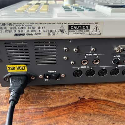 Akai MPC3000 MIDI Production Center 1993 - 2001 - Grey image 5
