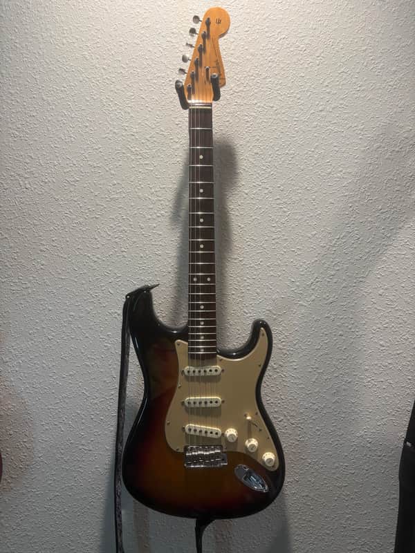 Fender Stratocaster 1998-2012 - 3 Color Sunburst image 1