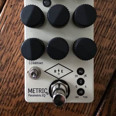 Revival Electric Metric 3 band parametric eq pedal image 2