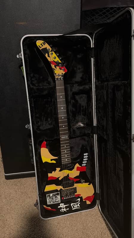ESP LTD GL-200K George Lynch Signature 2011 - 2018 - Black with Kamikaze Graphic image 1